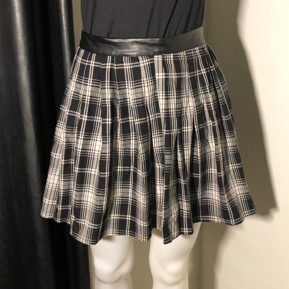 Plaid mini skirt